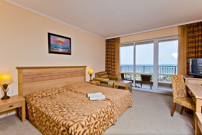 Imagen de la habitación del Hotel Dit Majestic Beach Resort. Foto 8