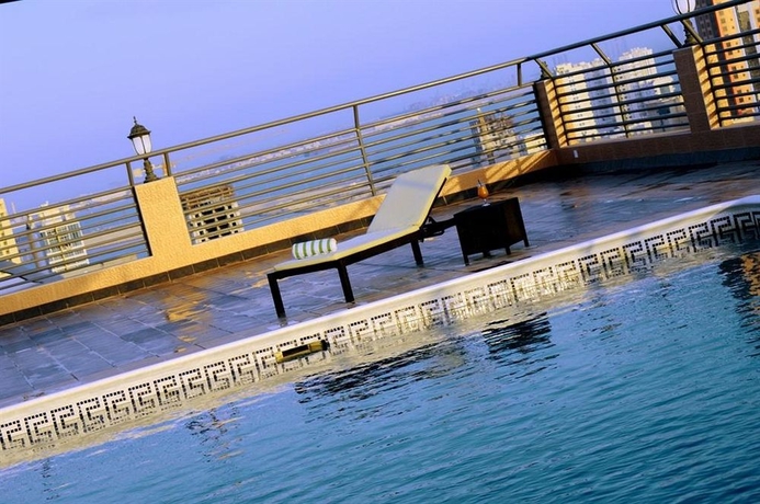 Imagen de la piscina del Hotel Diva, Manama. Foto 8