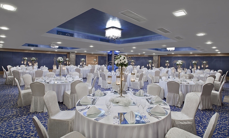 Imagen de los interiores del Hotel Divan Bursa. Foto 6