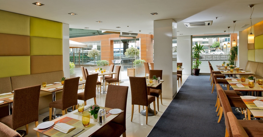 Imagen del bar/restaurante del Hotel Divan Istanbul City. Foto 3