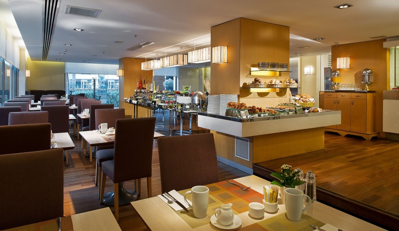 Imagen del bar/restaurante del Hotel Divan Istanbul City. Foto 4