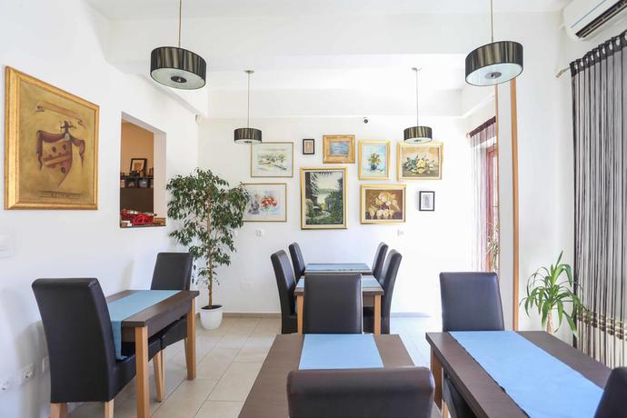 Imagen de la habitación del Hotel Divan, Sarajevo. Foto 11