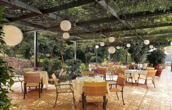 Imagen del bar/restaurante del Hotel Divani Corfu Palace. Foto 4