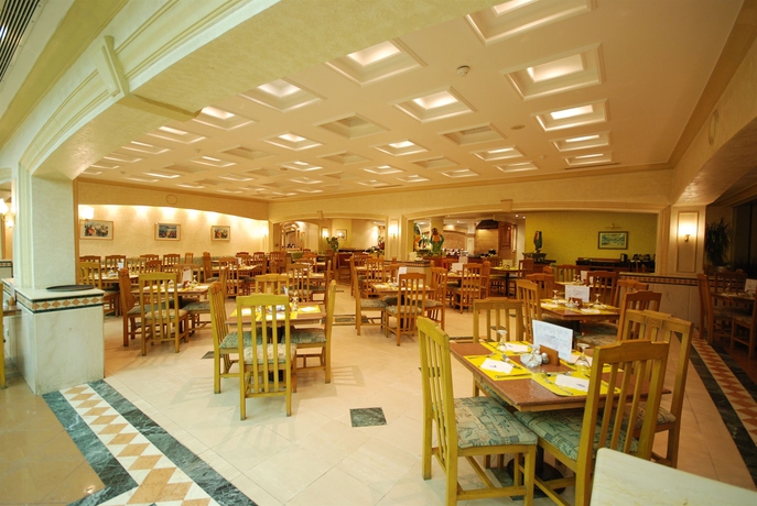 Imagen del bar/restaurante del Hotel Dive Inn Resort. Foto 2