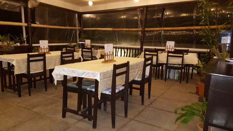 Imagen del bar/restaurante del Hotel Divegurus Boracay Beach Resort. Foto 7