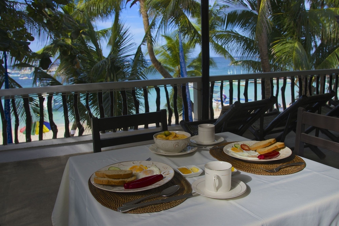 Imagen del bar/restaurante del Hotel Divegurus Boracay Beach Resort. Foto 9