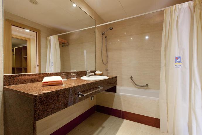 Imagen de la habitación del Hotel Diver Roquetas by Senator. Foto 6