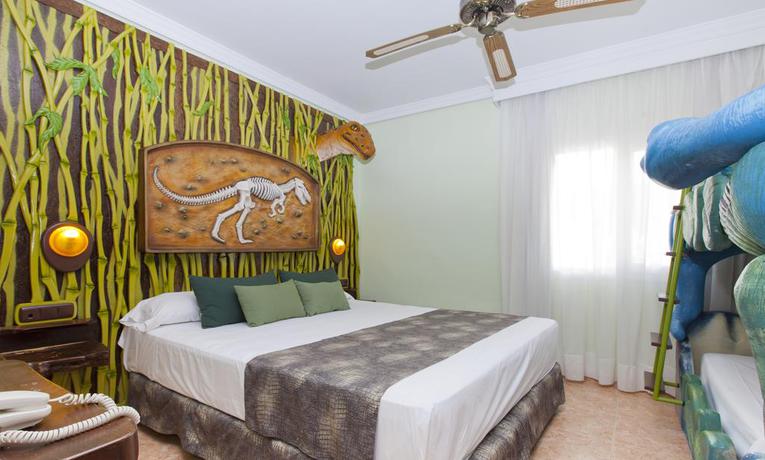 Imagen de la habitación del Hotel Diverhotel Dino Marbella. Foto 7