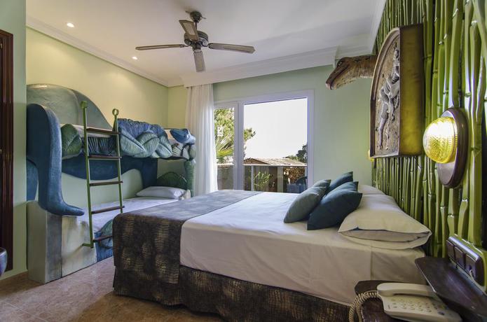 Imagen de la habitación del Hotel Diverhotel Dino Marbella. Foto 8