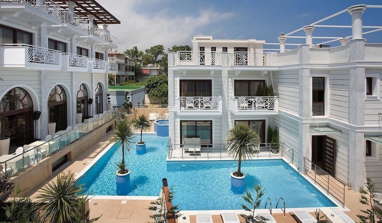 Imagen general del Hotel Diverso Platamon, Luxury Hotel & Suites. Foto 1