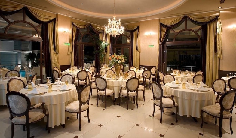 Imagen del bar/restaurante del Hotel Diverso Platamon, Luxury Hotel & Suites. Foto 2