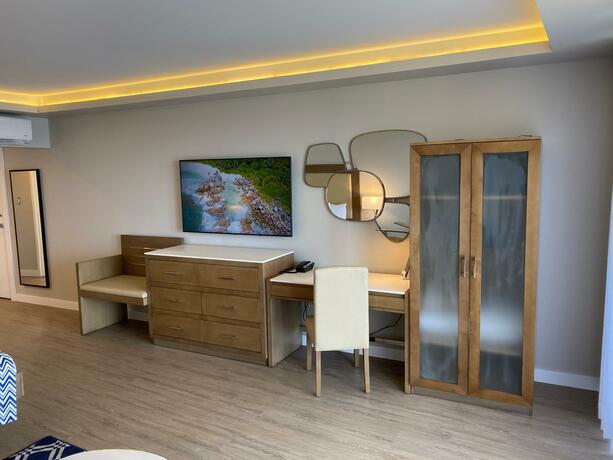 Imagen general del Hotel Divi Carina Bay Beach Resort & Casino Adult Only. Foto 3