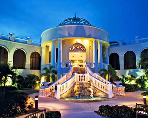 Imagen general del Hotel Divi Carina Bay Beach Resort & Casino Adult Only. Foto 32