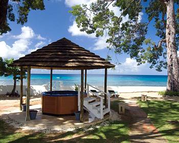 Imagen de los exteriores del Hotel Divi Heritage Beach Resort. Foto 8