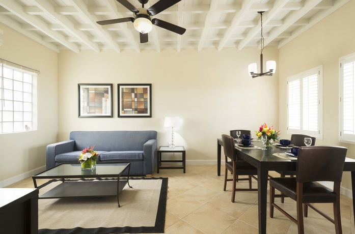 Imagen de los interiores del Hotel Divi Little Bay Beach Resort. Foto 15