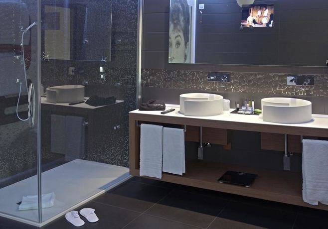 Imagen de la habitación del Hotel Divina Luxury. Foto 3