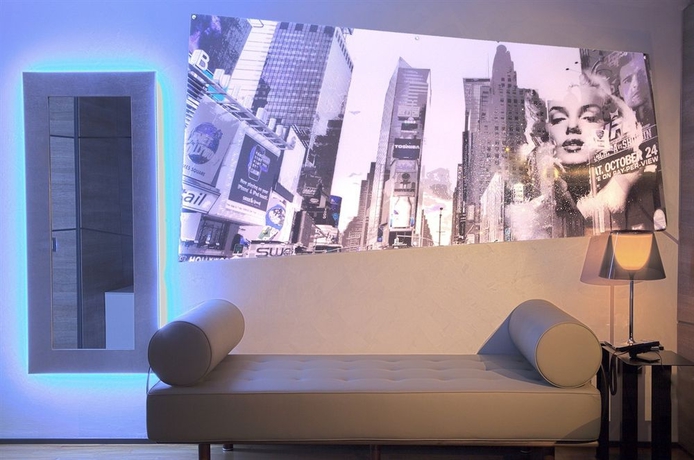 Imagen de los interiores del Hotel Divina Luxury. Foto 14