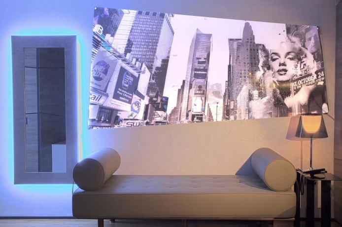 Imagen de la habitación del Hotel Divina Luxury. Foto 11