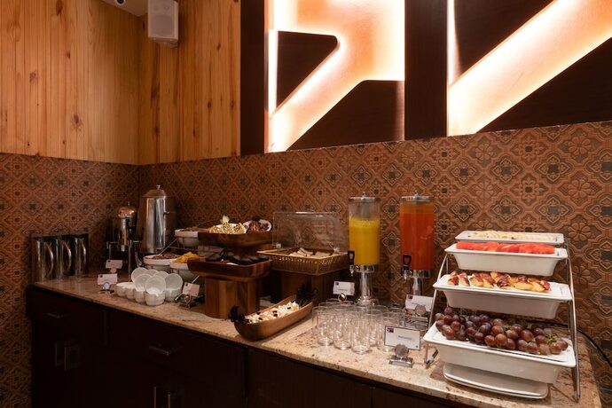 Imagen general del Hotel Divine Clarks Inn Suites. Foto 13