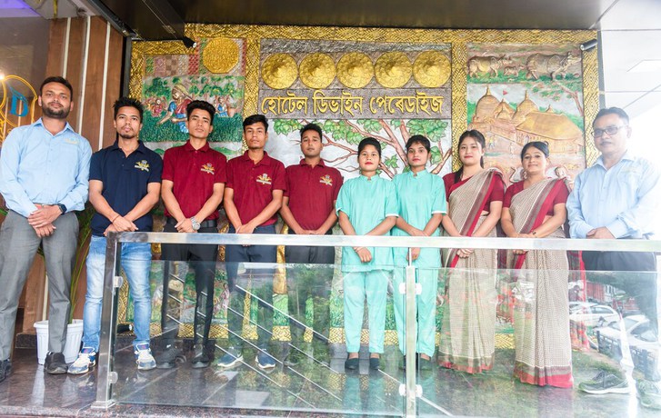Imagen de los interiores del Hotel Divine Paradise - Dibrugarh. Foto 17