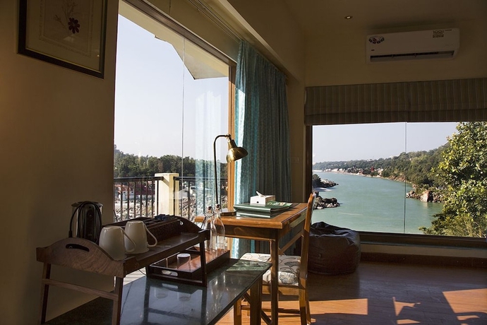 Imagen de la habitación del Hotel Divine Resort. Foto 12