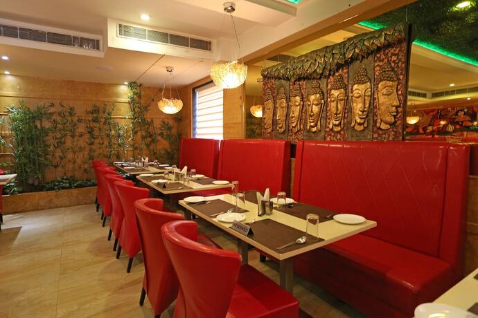 Imagen del bar/restaurante del Hotel Divinity By Audra Hotels. Foto 19