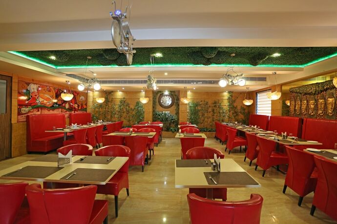 Imagen del bar/restaurante del Hotel Divinity By Audra Hotels. Foto 21