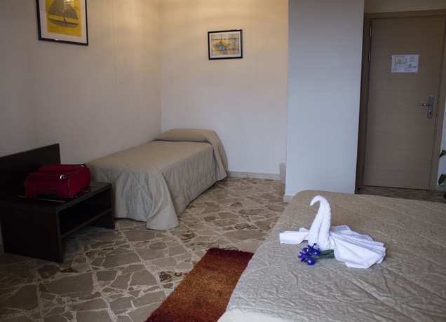 Imagen de la habitación del Hotel Divino. Foto 11