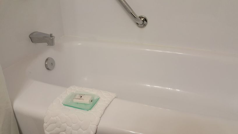 Imagen de la habitación del Hotel Divya Sutra Plaza and Conference Centre. Foto 11