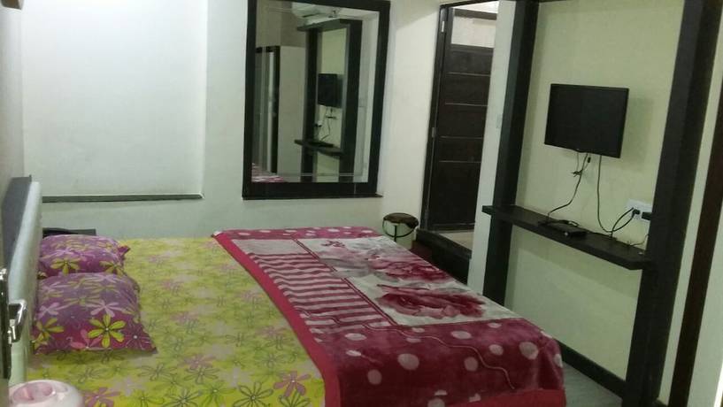 Imagen de la habitación del Hotel Divya palace and Restaurent. Foto 4