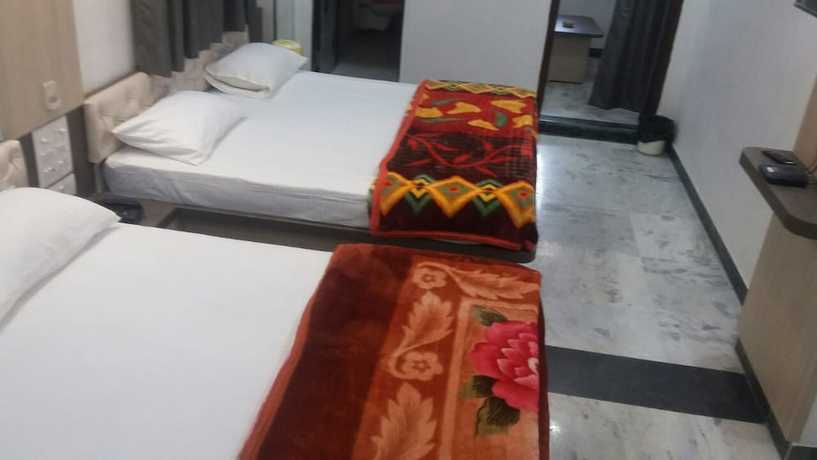 Imagen de la habitación del Hotel Divya palace and Restaurent. Foto 6