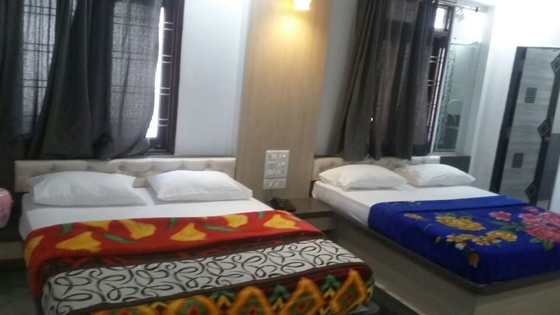 Imagen de la habitación del Hotel Divya palace and Restaurent. Foto 10