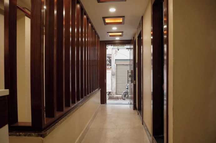 Imagen de los interiores del Hotel Divyanshi Inn. Foto 6
