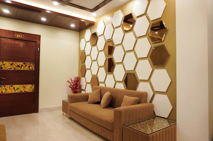 Imagen de los interiores del Hotel Divyanshi Inn. Foto 12