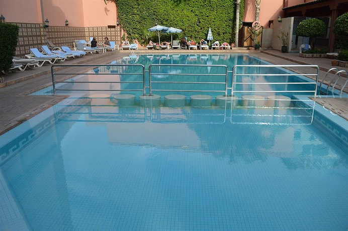 Imagen de la piscina del Hotel Diwane and Spa Marrakech. Foto 10
