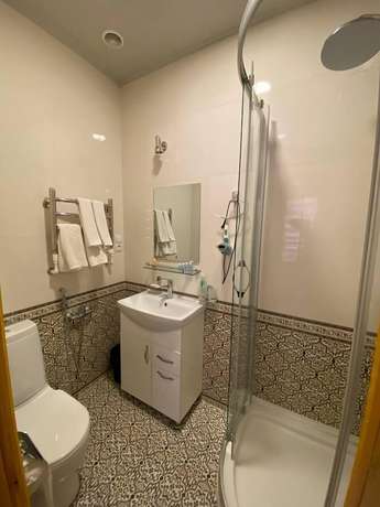 Imagen de la habitación del Hotel Diyor. Foto 17