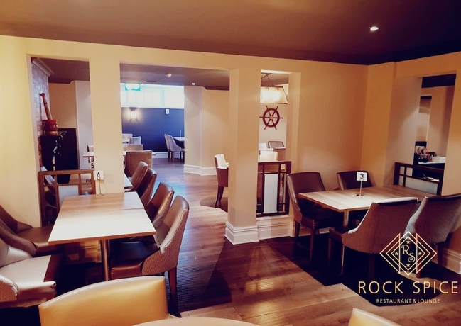 Imagen del bar/restaurante del Hotel Dj Suites The Element. Foto 5
