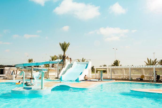 Imagen de la piscina del Hotel Djerba Aqua Resort. Foto 9