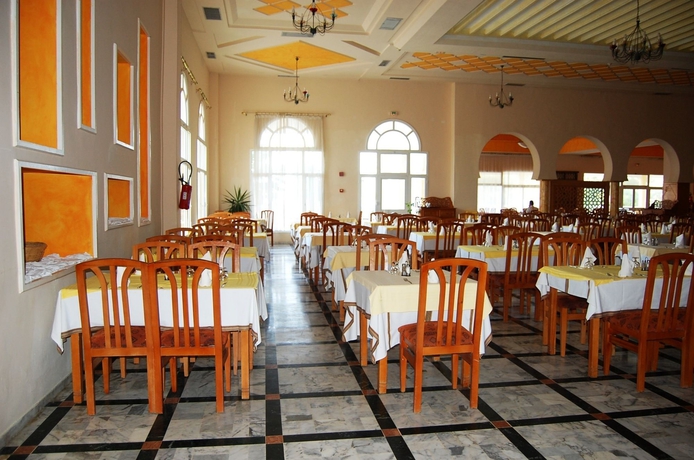 Imagen del bar/restaurante del Hotel Djerba Castille. Foto 3