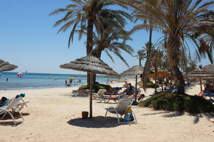 Imagen de los exteriores del Hotel Djerba Castille. Foto 9