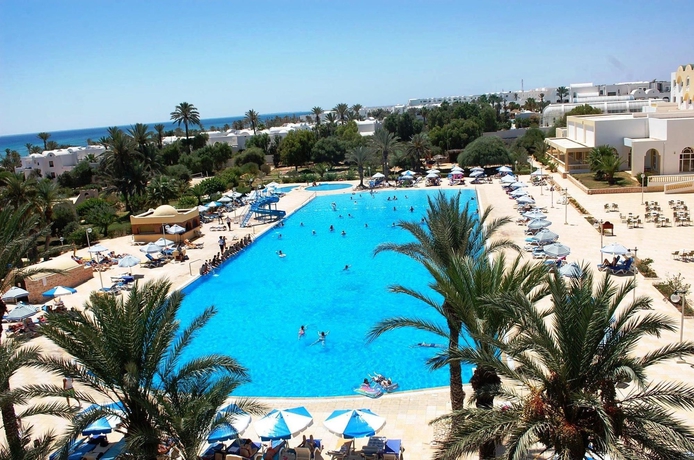Imagen de la piscina del Hotel Djerba Castille. Foto 16