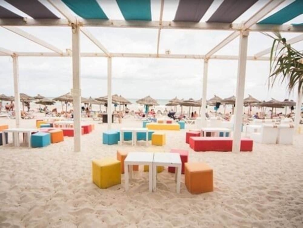 Imagen del bar/restaurante del Hotel Djerba Holiday Beach. Foto 3