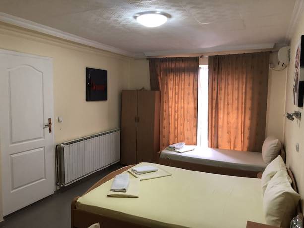 Imagen de la habitación del Hotel Djerdan. Foto 10