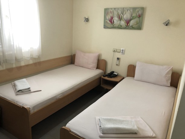Imagen de la habitación del Hotel Djerdan. Foto 13