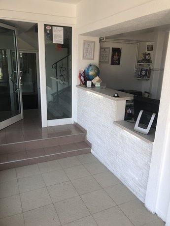 Imagen de los interiores del Hotel Djerdan. Foto 20