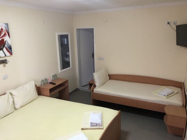 Imagen de la habitación del Hotel Djerdan. Foto 17