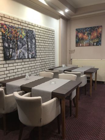 Imagen del bar/restaurante del Hotel Djerdan. Foto 3