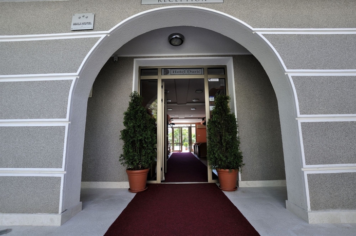 Imagen general del Hotel Djuric. Foto 1