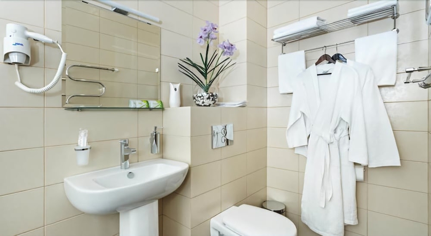Imagen de la habitación del Hotel Dk Complex. Foto 5