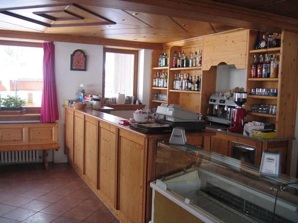 Imagen del bar/restaurante del Hotel D'la Varda. Foto 4